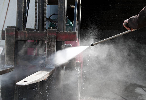 Best Vinyl Siding Pressure Washing in Aurora, MN